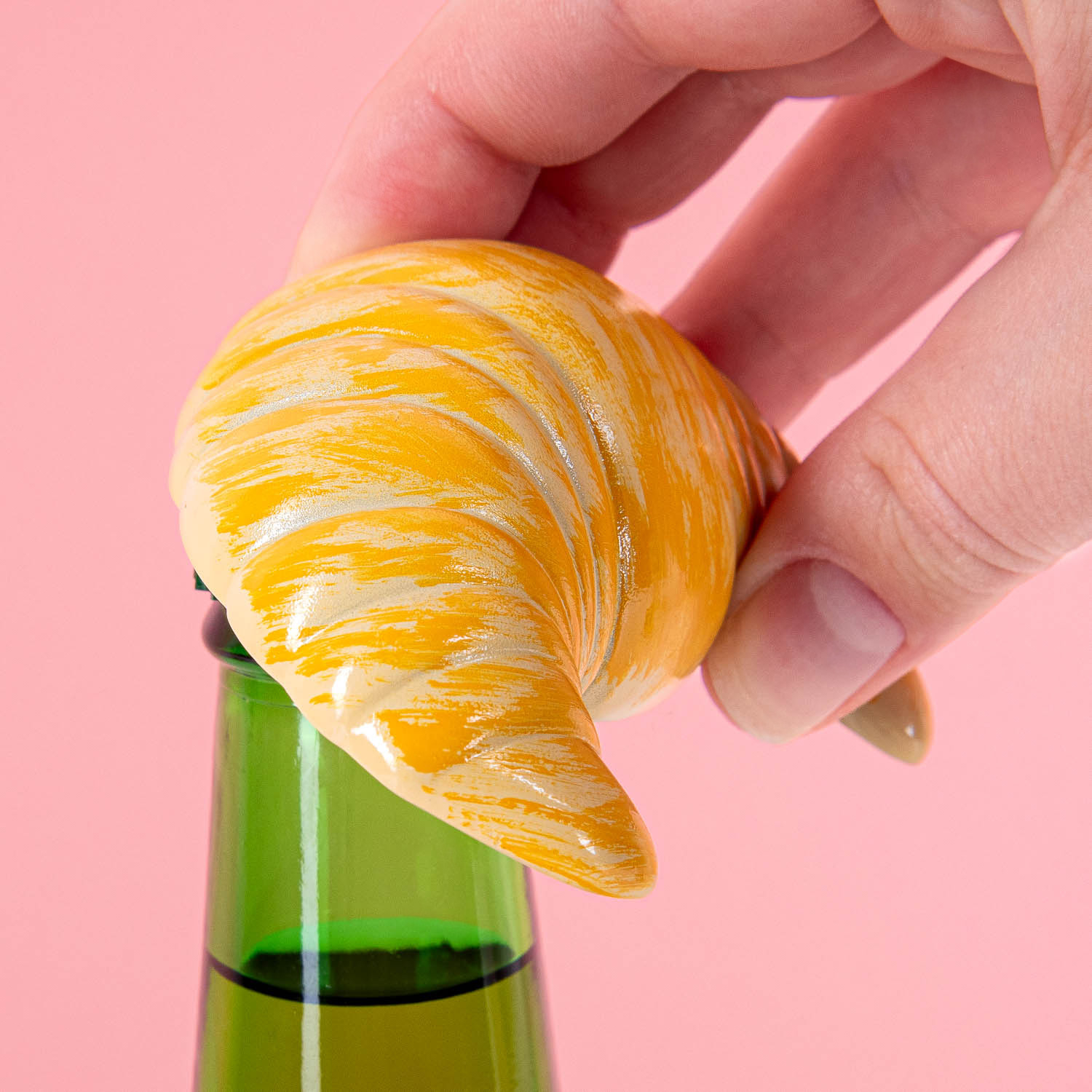 Croissant flesopener 1 Croissant flesopener