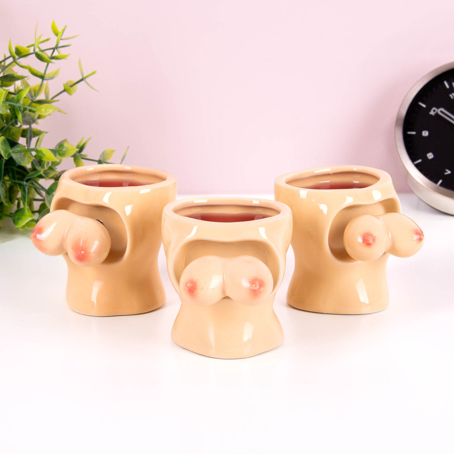 Shotglazen met borsten (set van 3) 1 Shotglazen met borsten (set van 3)