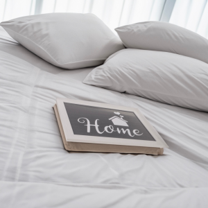 Schootkussen &apos;Home&apos; 43 x 32 cm - Dienblad home